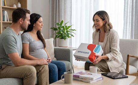 Doula talking to mother about stem cell banking with americord registry cropped